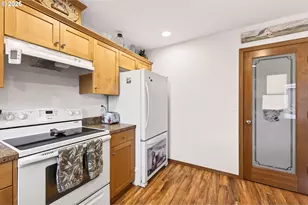 720 N Market St, Lafayette, OR 97127 - Photo 13