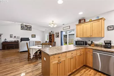 720 N Market St, Lafayette, OR 97127 - Photo 15