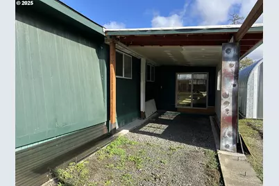 25656 Wildwood Rd, Veneta, OR 97487 - Photo 3