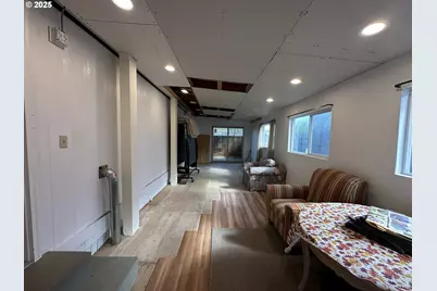 25656 Wildwood Rd, Veneta, OR 97487 - Photo 17