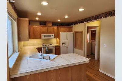 15102 SE Myra Ln, Clackamas, OR 97015 - Photo 9