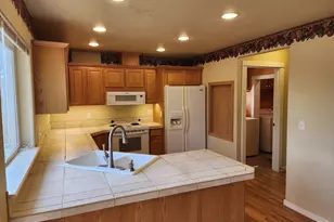 15102 SE Myra Ln, Clackamas, OR 97015 - Photo 9