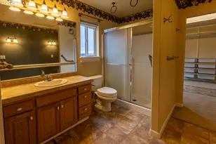 15102 SE Myra Ln, Clackamas, OR 97015 - Photo 17