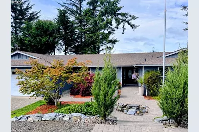1689 Applewood Dr, Coos Bay, OR 97420 - Photo 1