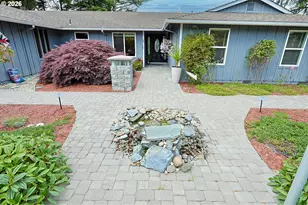 1689 Applewood Dr, Coos Bay, OR 97420 - Photo 5