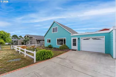 543 Chicago Ave SE, Bandon, OR 97411 - Photo 7