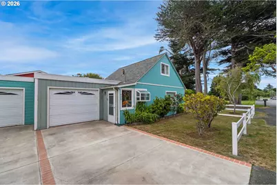 543 Chicago Ave SE, Bandon, OR 97411 - Photo 27