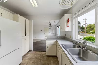 543 Chicago Ave SE, Bandon, OR 97411 - Photo 11