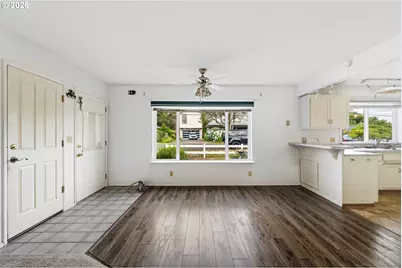 543 Chicago Ave SE, Bandon, OR 97411 - Photo 9