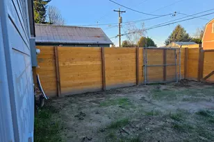325/327 17th Ave, Longview, WA 98632 - Photo 5