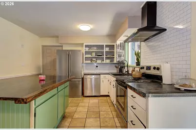 601 NE 108th St, Vancouver, WA 98685 - Photo 9