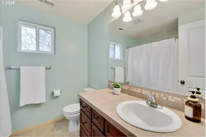 9126 SE Ash St, Portland, OR 97216 - Photo 17