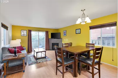 9126 SE Ash St, Portland, OR 97216 - Photo 7