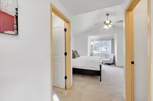 9126 SE Ash St, Portland, OR 97216 - Photo 15