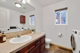 9126 SE Ash St, Portland, OR 97216 - Photo 11