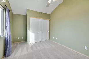 9126 SE Ash St, Portland, OR 97216 - Photo 21