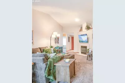 2752 Dayna Ln, Eugene, OR 97408 - Photo 5