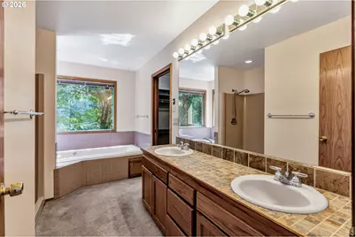 11547 SW 56th Pl, Portland, OR 97219 - Photo 33