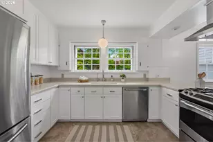 6610 SE Stark St, Portland, OR 97215 - Photo 17