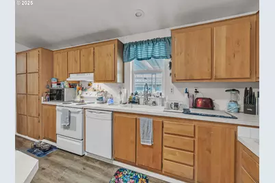 4353 Lemon St NE, Salem, OR 97305 - Photo 7