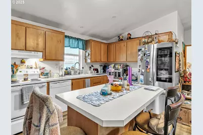 4353 Lemon St NE, Salem, OR 97305 - Photo 9