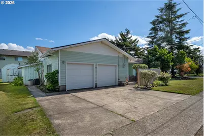 801 Ash Ave, Tillamook, OR 97141 - Photo 3