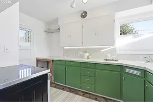 6123 NE Halsey St, Portland, OR 97213 - Photo 13