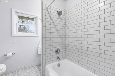 6123 NE Halsey St, Portland, OR 97213 - Photo 21