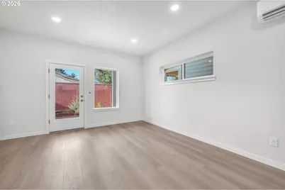 9261 E Burnside St, Portland, OR 97216 - Photo 11