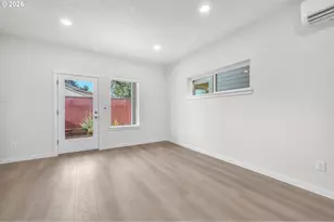 9261 E Burnside St, Portland, OR 97216 - Photo 11