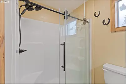 698 S Cascade Dr, Woodburn, OR 97071 - Photo 13