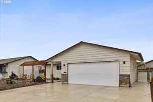 698 S Cascade Dr, Woodburn, OR 97071 - Photo 19