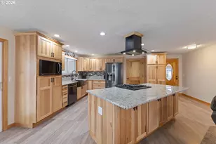 698 S Cascade Dr, Woodburn, OR 97071 - Photo 5