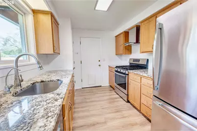 8216 SW Steve St, Tigard, OR 97223 - Photo 9