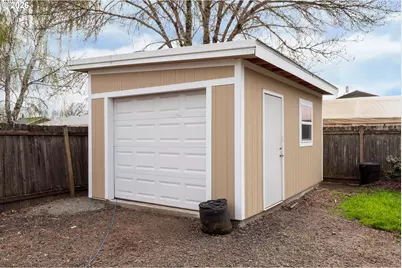 628 Stanley Ln, Harrisburg, OR 97446 - Photo 31