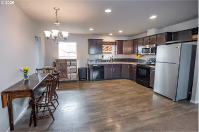 628 Stanley Ln, Harrisburg, OR 97446 - Photo 9