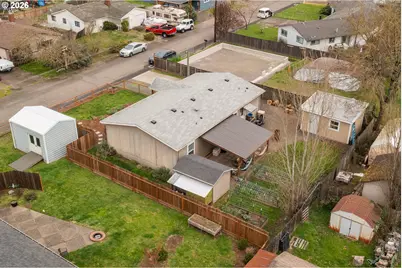 628 Stanley Ln, Harrisburg, OR 97446 - Photo 5