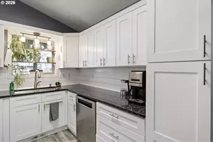 1360 Andersen Ln, Eugene, OR 97404 - Photo 9