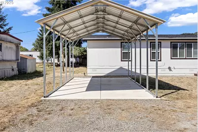 435 Spruce St, Yoncalla, OR 97499 - Photo 5