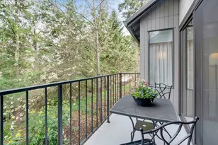 4000 Carman Dr, Lake Oswego, OR 97035 - Photo 21