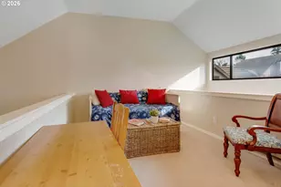 4000 Carman Dr, Lake Oswego, OR 97035 - Photo 23