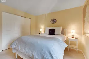 4000 Carman Dr, Lake Oswego, OR 97035 - Photo 17