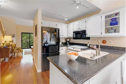 4000 Carman Dr #106, Lake Oswego, OR 97035 - Photo 11