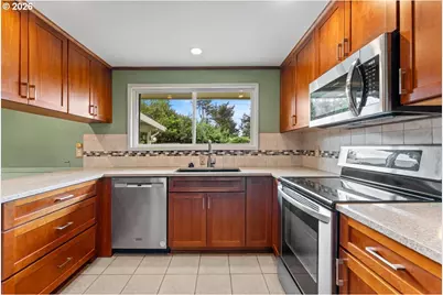 3825 SE 166th Ct, Portland, OR 97236 - Photo 23