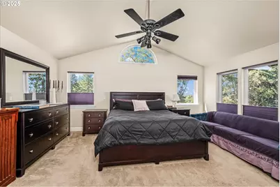 27067 Pickens Rd, Eugene, OR 97402 - Photo 17