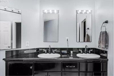 27067 Pickens Rd, Eugene, OR 97402 - Photo 19