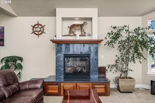 27067 Pickens Rd, Eugene, OR 97402 - Photo 7