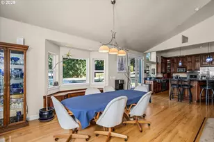 27067 Pickens Rd, Eugene, OR 97402 - Photo 13