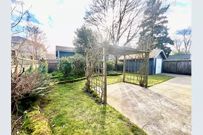 656 NE Buffalo St, Portland, OR 97211 - Photo 19