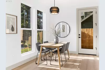 1245 SW Hume Ct, Portland, OR 97219 - Photo 5